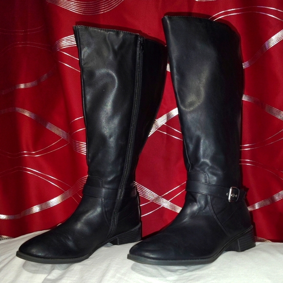 Time and Tru Shoes - Women's Knee High 2.5 In heeled Leather Boot Sz 8 Wide by TIME & TRU